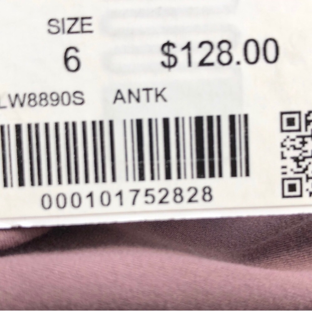 JUST IN✔️NWT LULULEMON DRESS - Picture 6 of 6